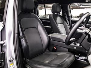 Land Rover Defender 110 D300 X-Dynamic SE - Image 12