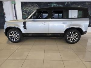 Land Rover Defender 110 D300 X-Dynamic SE - Image 2