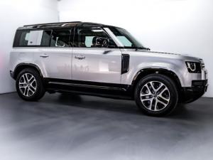 Land Rover Defender 110 D300 X-Dynamic SE - Image 2