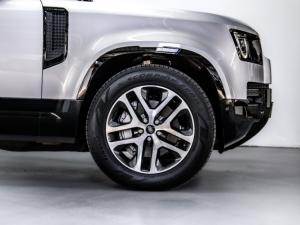 Land Rover Defender 110 D300 X-Dynamic SE - Image 4
