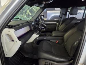 Land Rover Defender 110 D300 X-Dynamic SE - Image 6