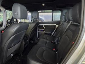 Land Rover Defender 110 D300 X-Dynamic SE - Image 7