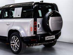 Land Rover Defender 110 D300 X-Dynamic SE - Image 9