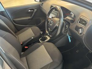 Volkswagen Polo Vivo hatch 1.6 Highline - Image 13