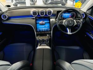 Mercedes-Benz C-Class C200 Avantgarde - Image 4