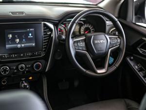 Isuzu mu-X 3.0TD LS 4x4 - Image 16