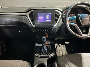 Isuzu D-Max 3.0TD double cab LS 4x4 auto - Image 10