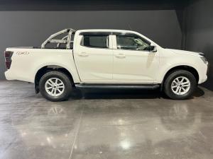 Isuzu D-Max 3.0TD double cab LS 4x4 auto - Image 4
