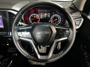 Isuzu D-Max 3.0TD double cab LS 4x4 auto - Image 8