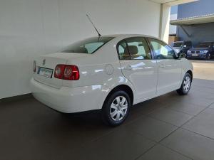 Volkswagen Polo Vivo sedan 1.4 Trendline auto - Image 7