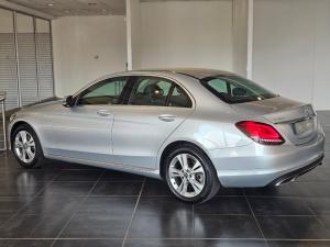 Mercedes-Benz C-Class C180 - Image 4
