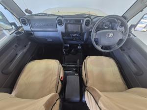 Toyota Land Cruiser 79 4.0 V6 double cab - Image 10