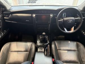 Toyota Fortuner 2.4GD-6 manual - Image 9
