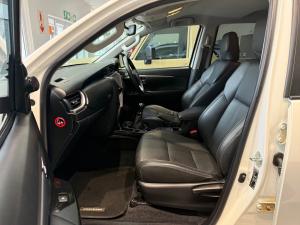 Toyota Fortuner 2.4GD-6 manual - Image 11
