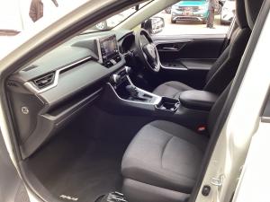 Toyota RAV4 2.0 GX auto - Image 11