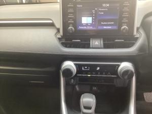 Toyota RAV4 2.0 GX auto - Image 21