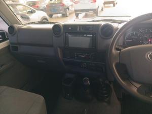 Toyota Land Cruiser 79 4.5D 70TH EDD/C - Image 12
