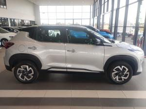 Nissan Magnite 1.0T Acenta CVT - Image 13