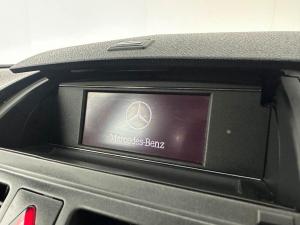 Mercedes-Benz C200 BE Classic automatic - Image 12