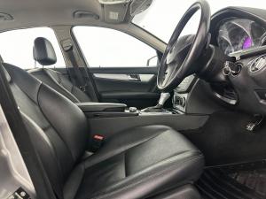 Mercedes-Benz C200 BE Classic automatic - Image 17