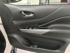 Nissan Navara 2.5DDTI SE automatic D/C - Image 8