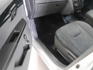 Mahindra KUV 100 1.2 K2+ NXT - Image 17