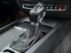 Volvo XC60 D4 AWD Momentum - Image 20