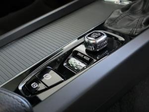 Volvo XC60 D4 AWD Momentum - Image 21