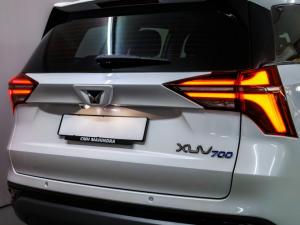 Mahindra XUV700 2.0T AX5 - Image 15