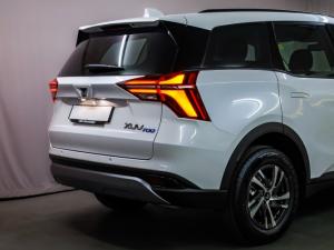 Mahindra XUV700 2.0T AX5 - Image 16