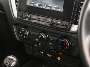 Isuzu D-Max 1.9TD double cab LS manual - Image 10