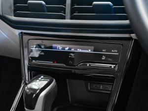 Volkswagen Polo sedan 1.0TSI Life - Image 11