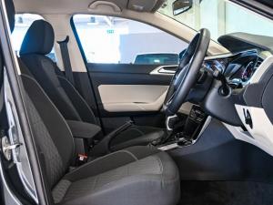 Volkswagen Polo sedan 1.0TSI Life - Image 13