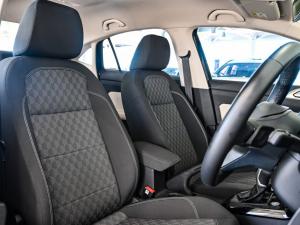 Volkswagen Polo sedan 1.0TSI Life - Image 14