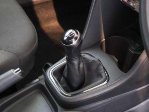 Volkswagen Polo Vivo hatch 1.4 Comfortline - Image 16