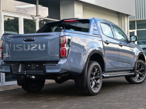 Isuzu D-Max 3.0TD double cab V-Cross 4x4 - Image 20