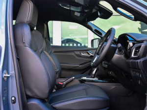 Isuzu D-Max 3.0TD double cab V-Cross 4x4 - Image 9