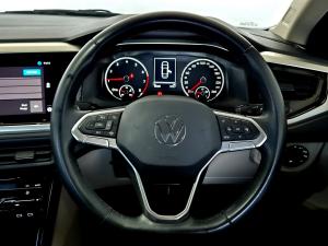 Volkswagen Polo sedan 1.6 Life manual - Image 12