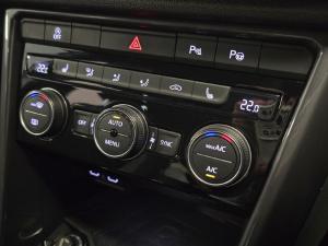 Volkswagen T-Roc 2.0TSI 140kW 4Motion R-Line - Image 12