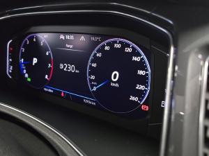 Volkswagen T-Roc 2.0TSI 140kW 4Motion R-Line - Image 4