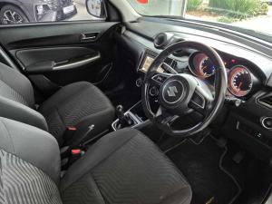 Suzuki Swift 1.2 GLX - Image 10