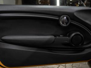 MINI Hatch Cooper Hatch 3-door auto - Image 16