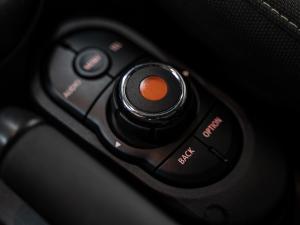 MINI Hatch Cooper Hatch 3-door auto - Image 18