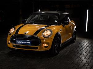 MINI Hatch Cooper Hatch 3-door auto - Image 1