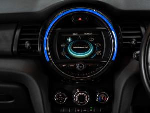 MINI Hatch Cooper Hatch 3-door auto - Image 26