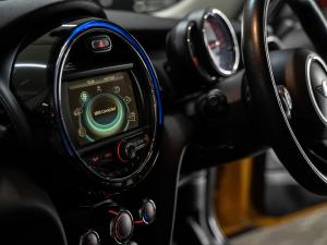 MINI Hatch Cooper Hatch 3-door auto - Image 28