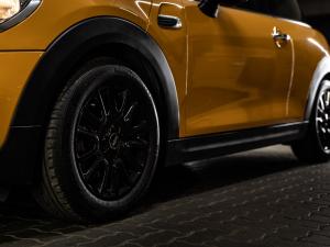 MINI Hatch Cooper Hatch 3-door auto - Image 8