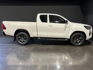Toyota Hilux 2.4GD-6 Xtra cab Raider manual - Image 3