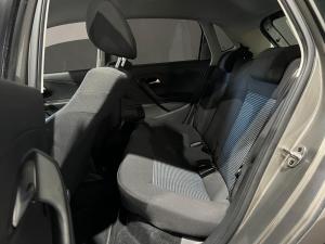Volkswagen Polo Vivo hatch 1.4 Comfortline - Image 16