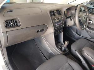 Volkswagen Polo Vivo hatch 1.4 Comfortline - Image 7